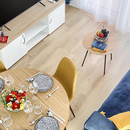 Ari Navy Apartment - High-End Residence Arad Exteriör bild
